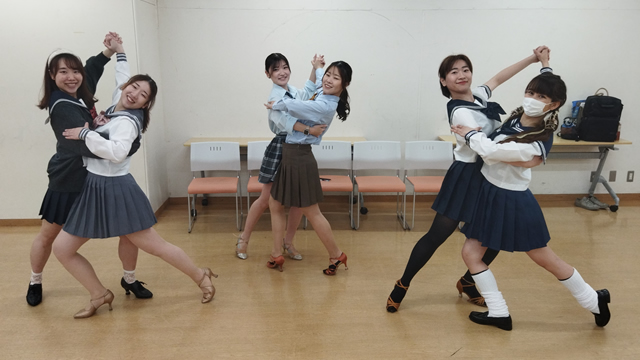 若者社交ダンスパーティー