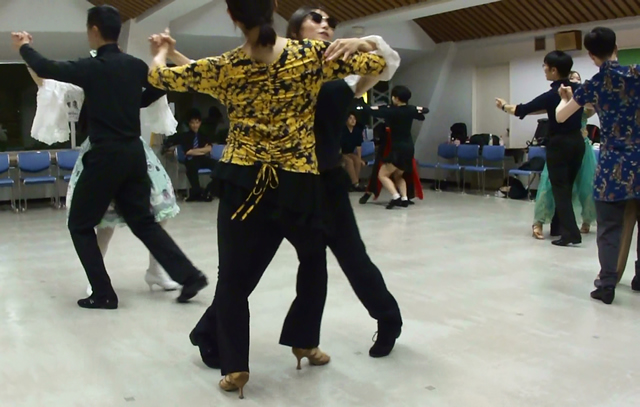 若者社交ダンスパーティー