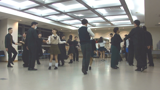 若者社交ダンスパーティー