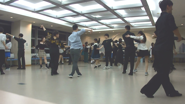 若者社交ダンスパーティー