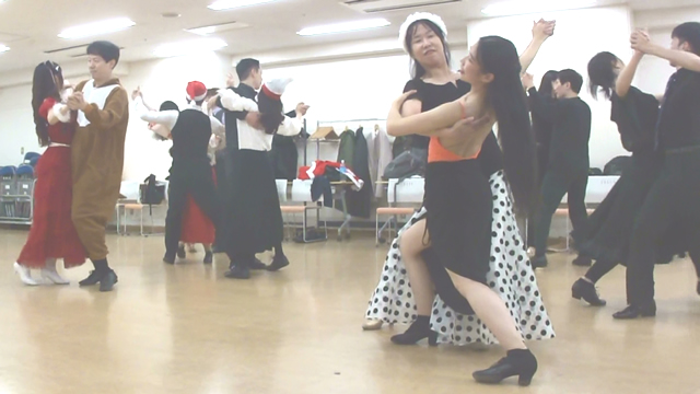 若者社交ダンスパーティー