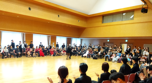 若者社交ダンスパーティー