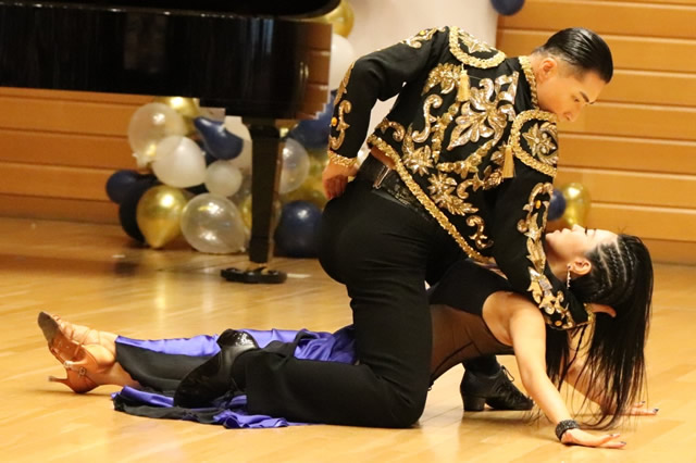 若者社交ダンスパーティー