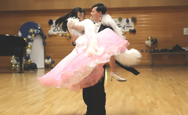 若者社交ダンスパーティー